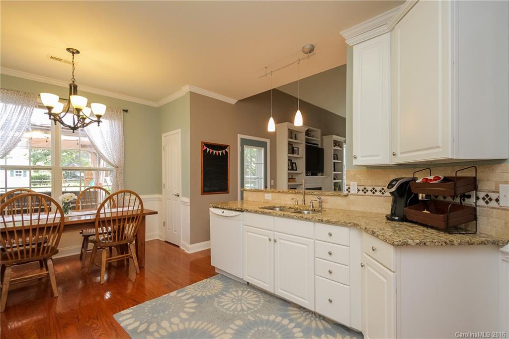 10111 Glencrest Drive Huntersville NC 28078