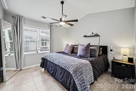 5909 Cougar Lane Charlotte NC 28269