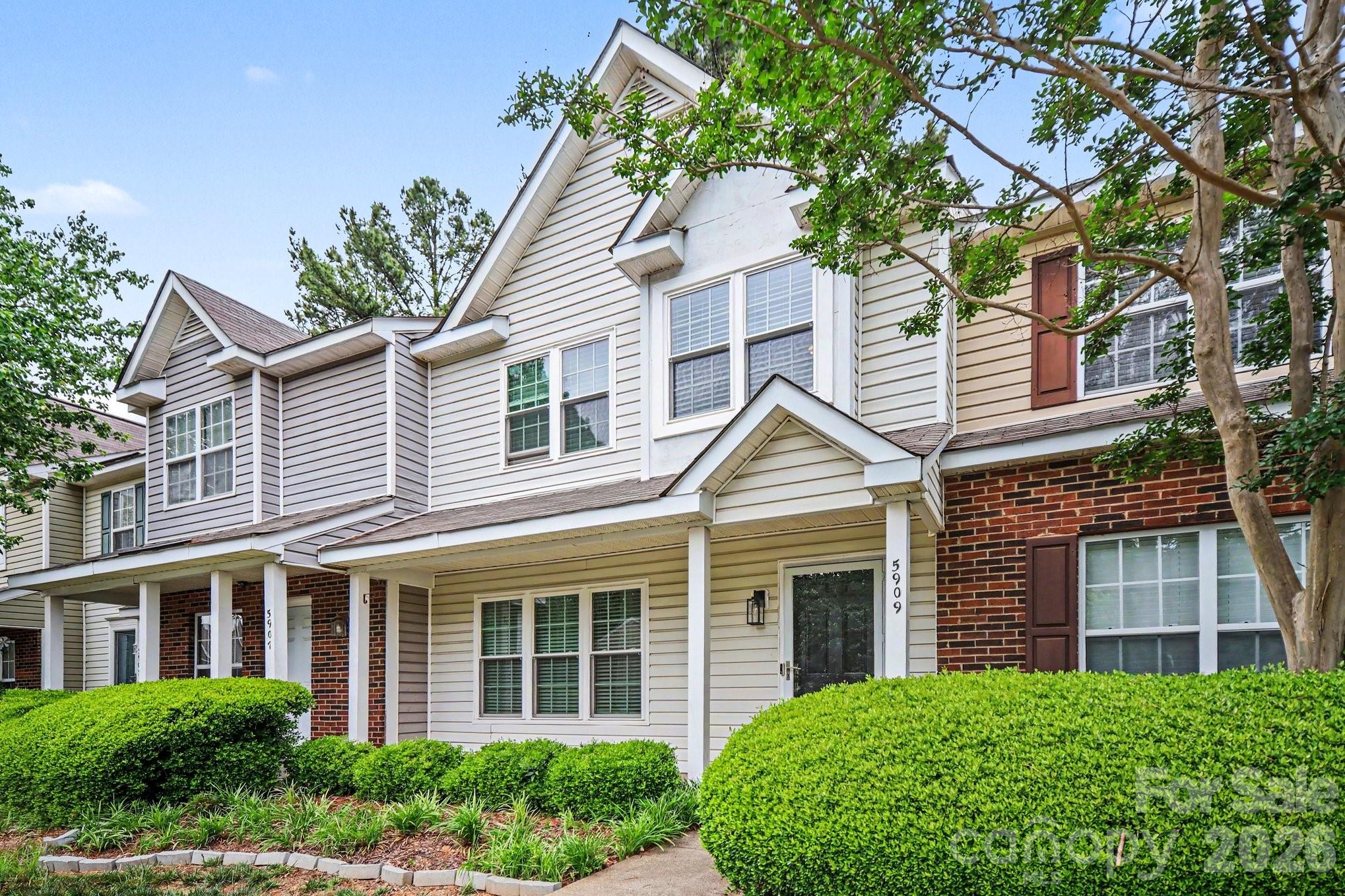 5909 Cougar Lane Charlotte NC 28269