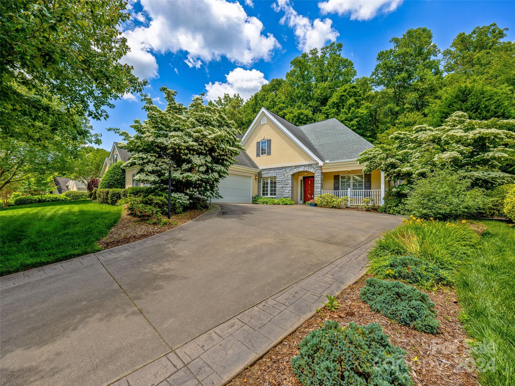 37 Bideford Row Asheville NC 28803