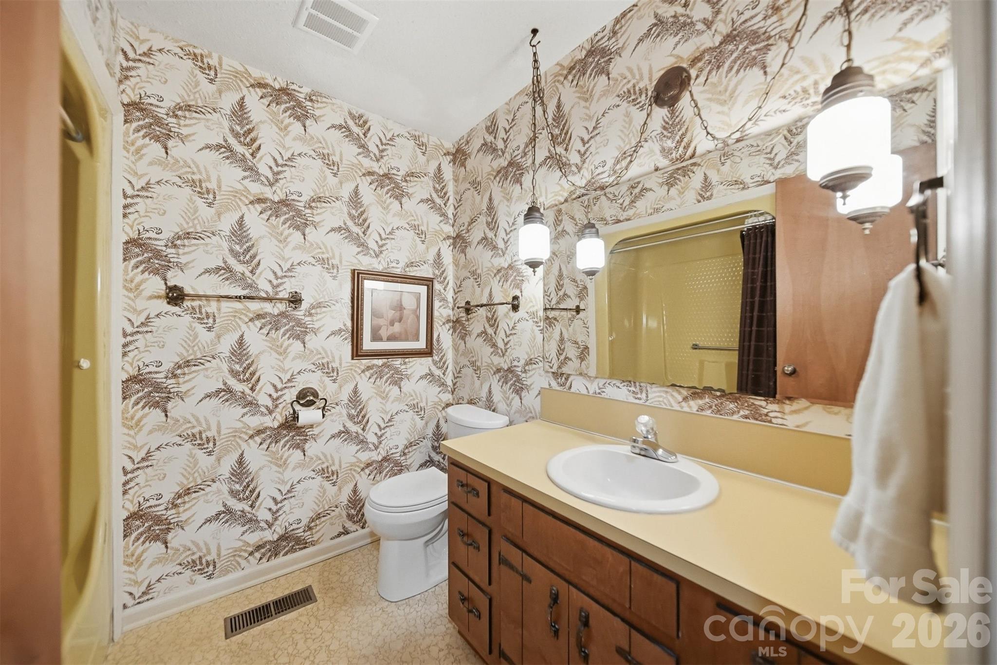 9197 Apache Drive Hickory NC 28601