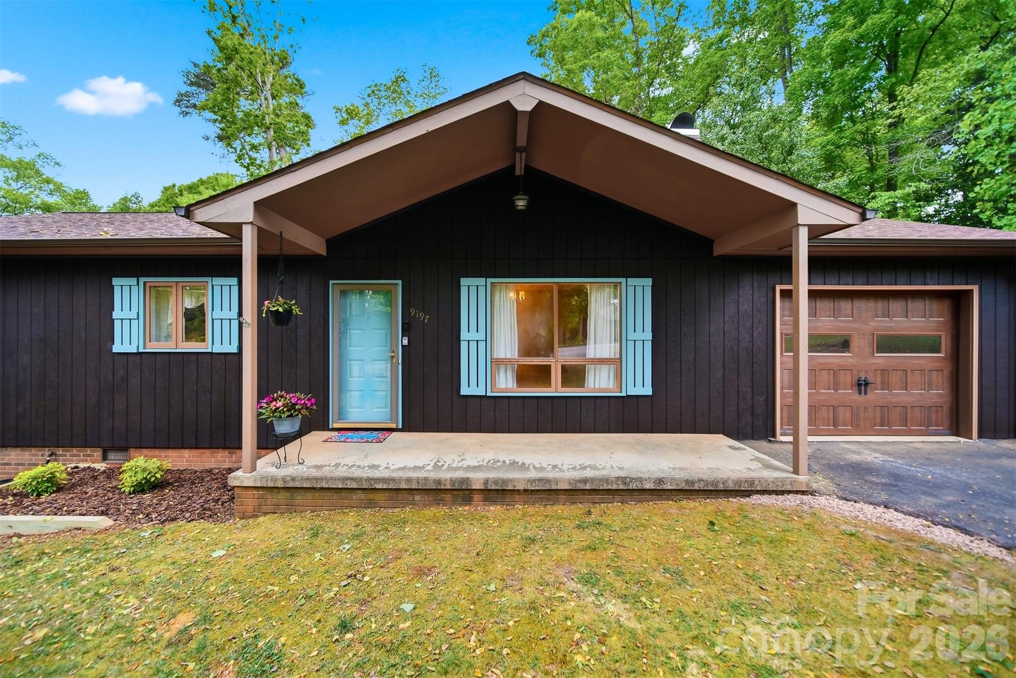 9197 Apache Drive Hickory NC 28601