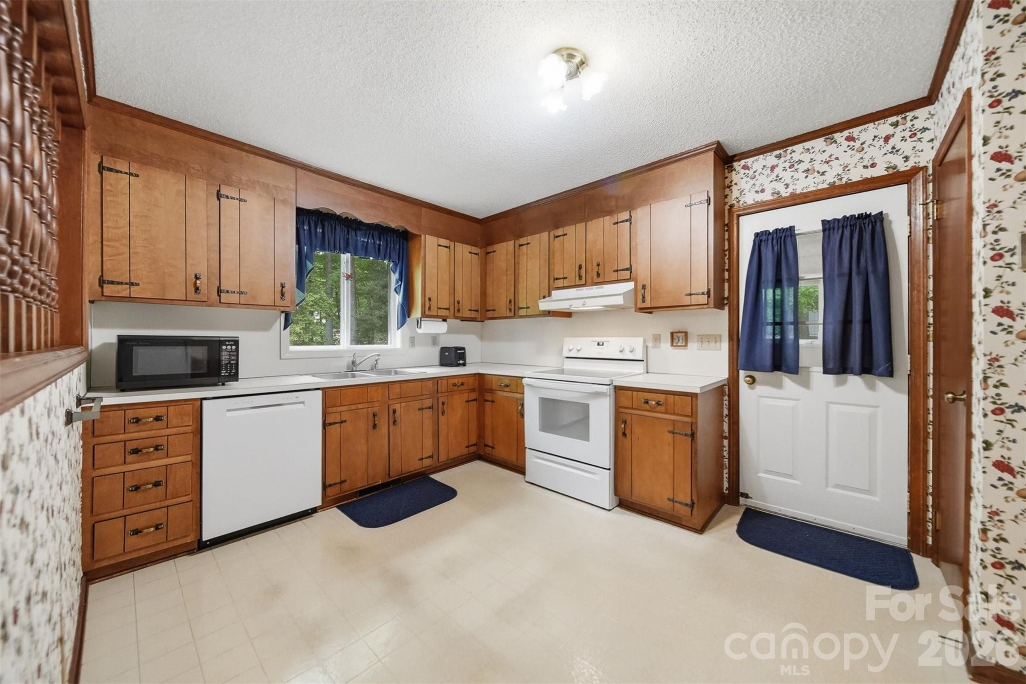 9197 Apache Drive Hickory NC 28601