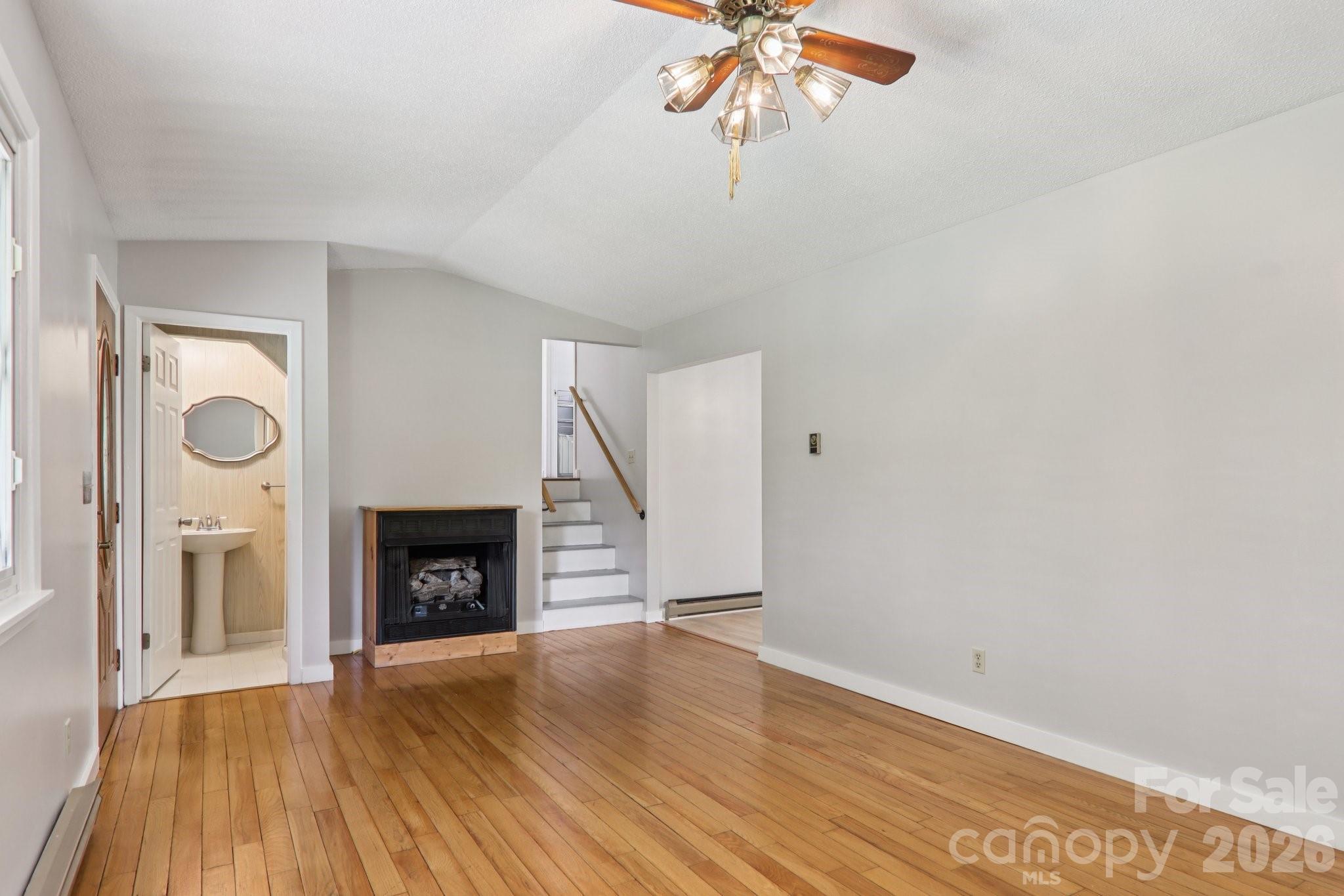 264 Cashdon Drive Mills River NC 28759