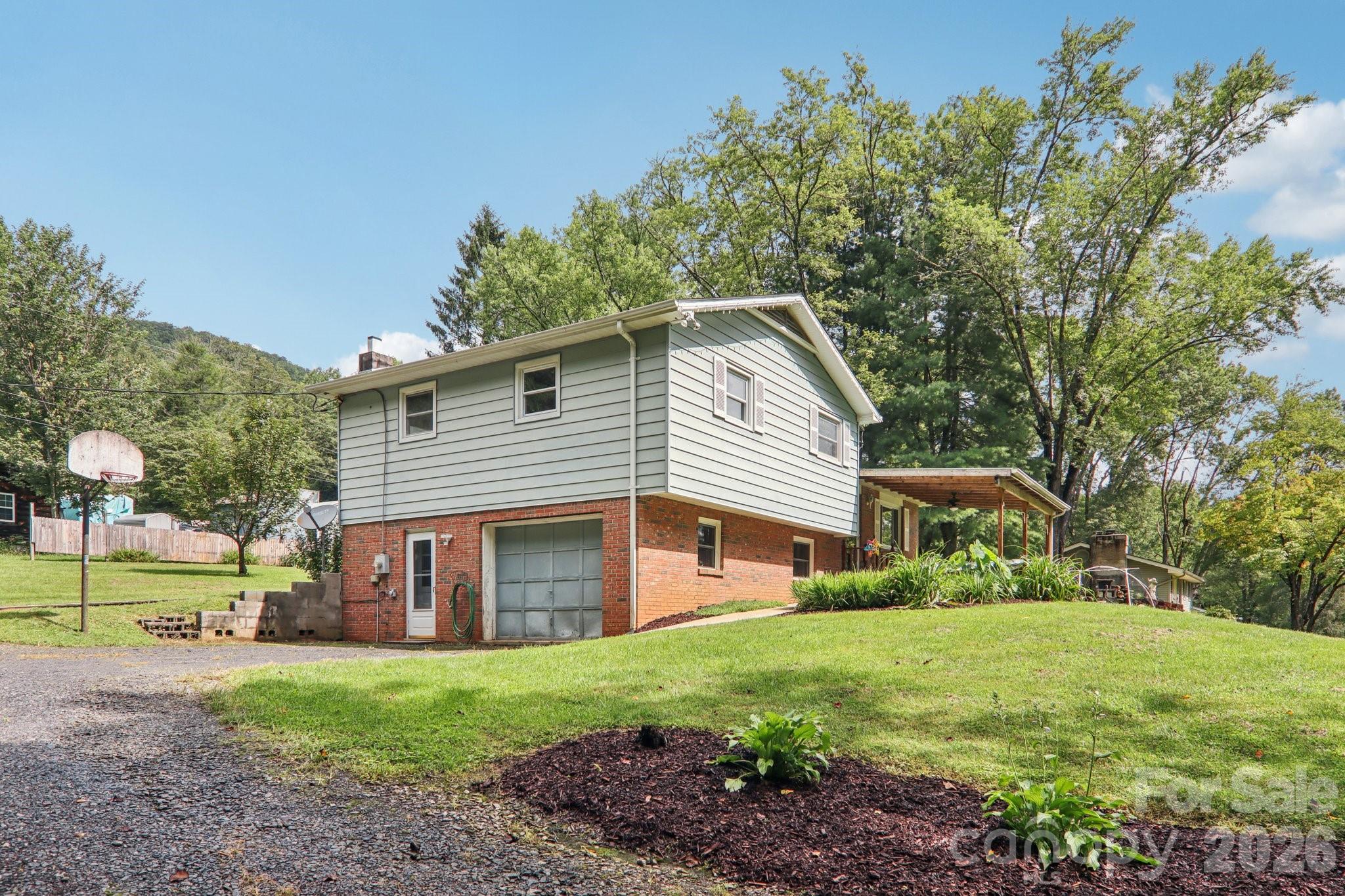 264 Cashdon Drive Mills River NC 28759