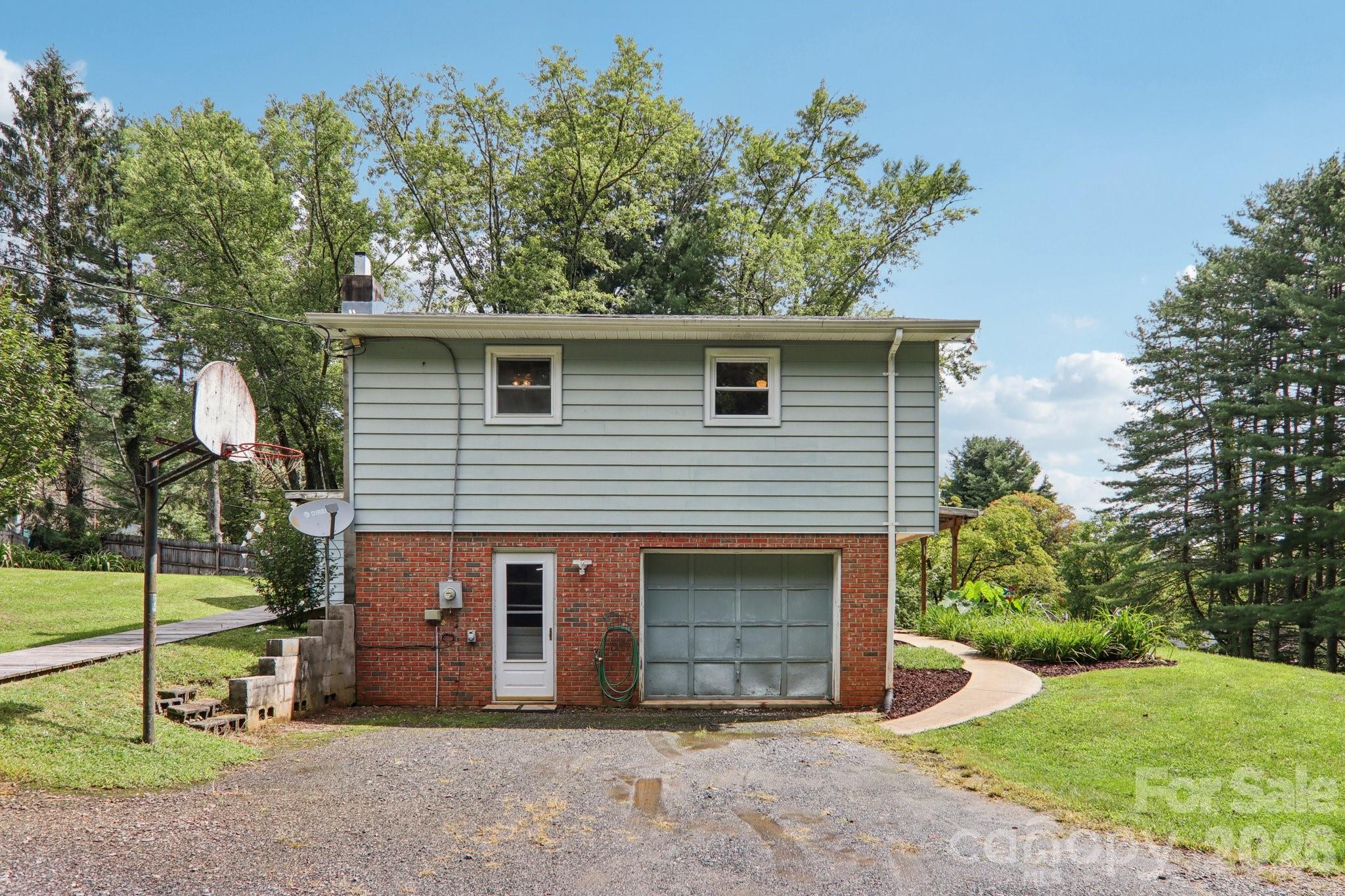 264 Cashdon Drive Mills River NC 28759