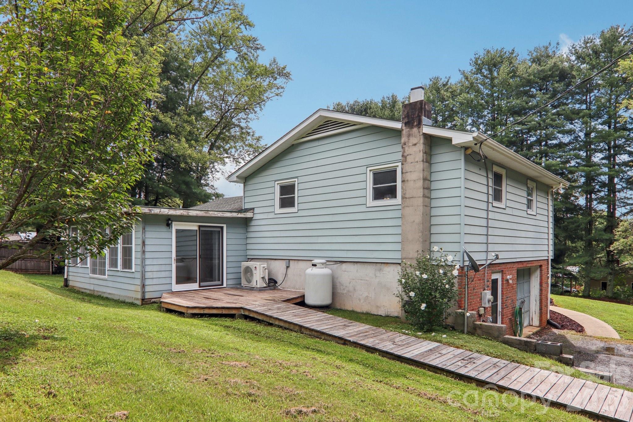 264 Cashdon Drive Mills River NC 28759