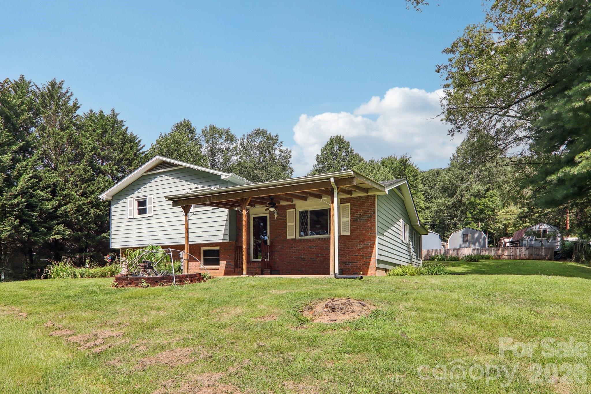 264 Cashdon Drive Mills River NC 28759