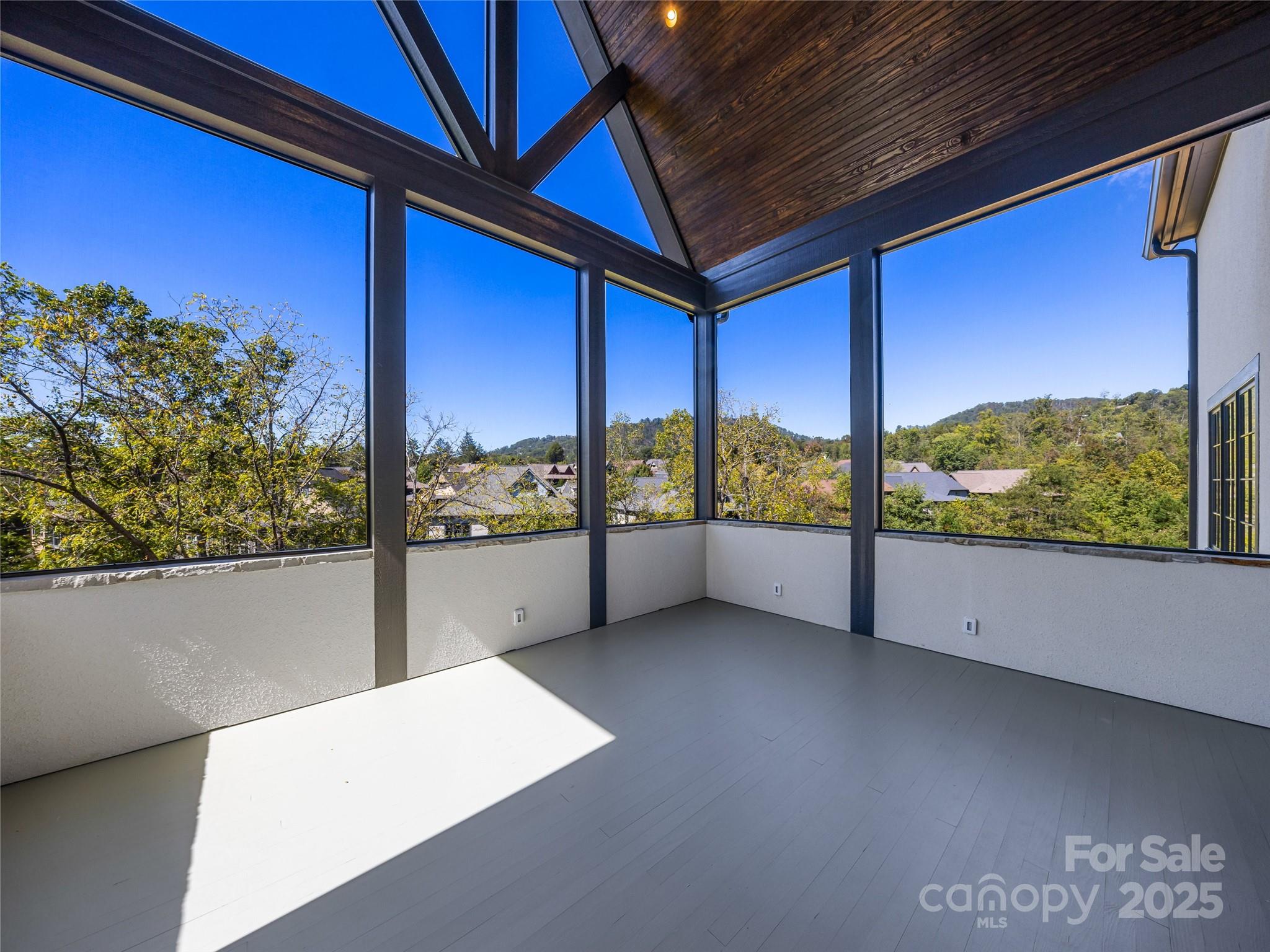 21 Evian Court Asheville NC 28804