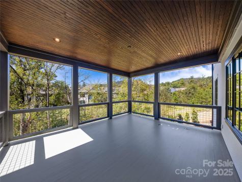 21 Evian Court Asheville NC 28804