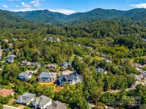 21 Evian Court Asheville NC 28804