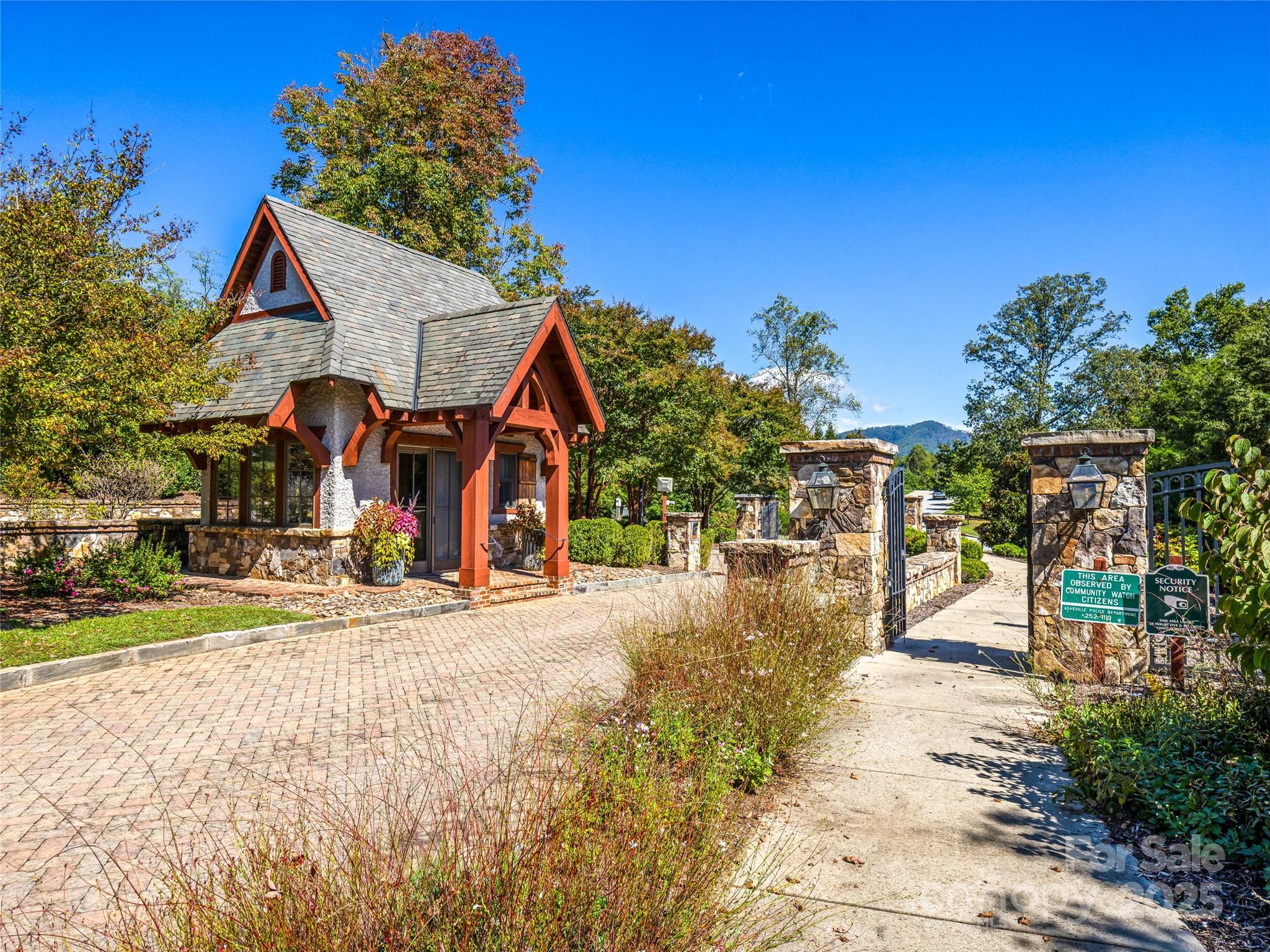 21 Evian Court Asheville NC 28804