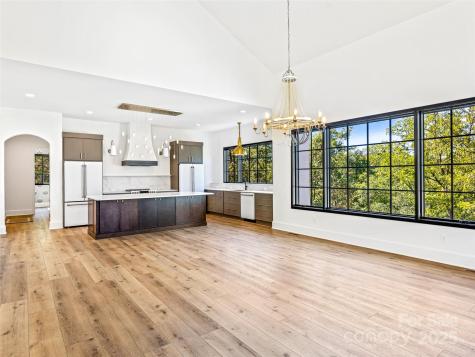 21 Evian Court Asheville NC 28804