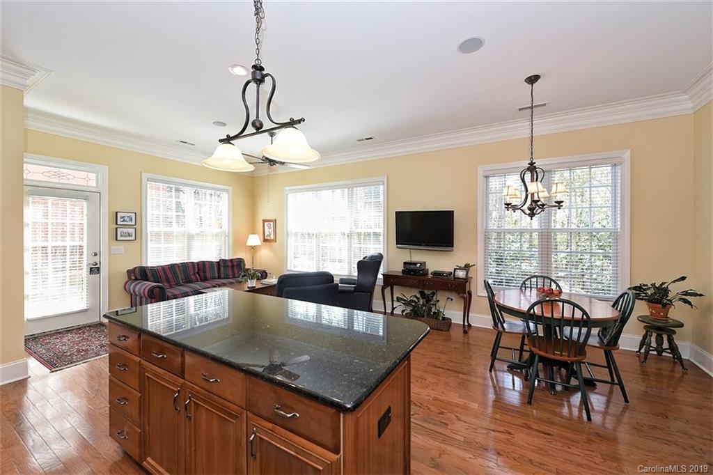 6423 Wakehurst Road Charlotte NC 28226