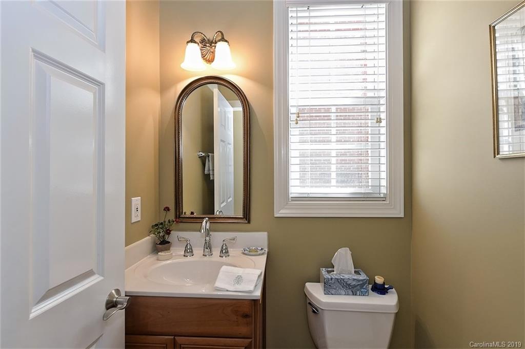6423 Wakehurst Road Charlotte NC 28226