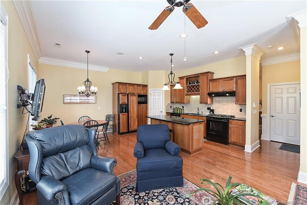 6423 Wakehurst Road Charlotte NC 28226