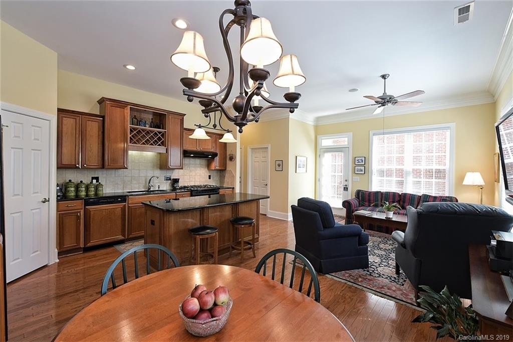 6423 Wakehurst Road Charlotte NC 28226