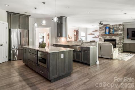 46 Nuthatch Court Fairview NC 28730