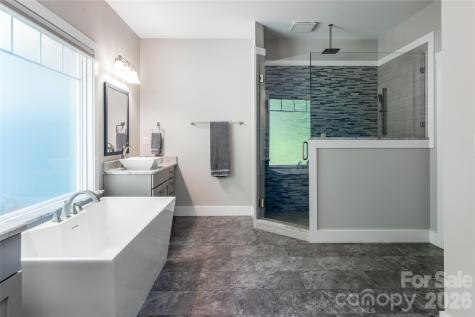 46 Nuthatch Court Fairview NC 28730