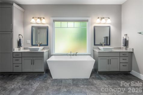 46 Nuthatch Court Fairview NC 28730