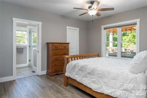 46 Nuthatch Court Fairview NC 28730