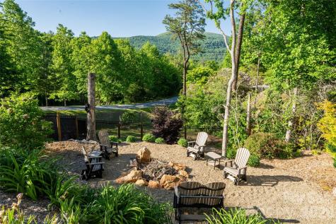 46 Nuthatch Court Fairview NC 28730
