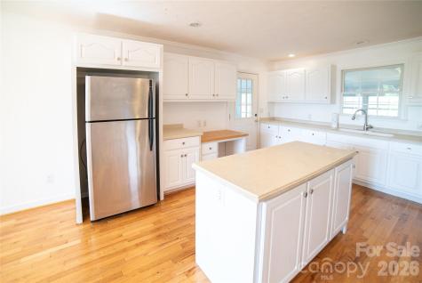 1421 Windsor Street NE Lenoir NC 28645