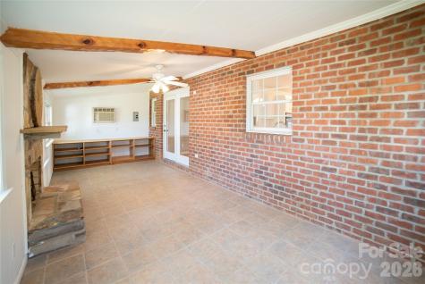 1421 Windsor Street NE Lenoir NC 28645