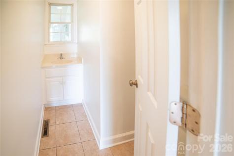 1421 Windsor Street NE Lenoir NC 28645