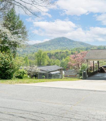 1421 Windsor Street NE Lenoir NC 28645