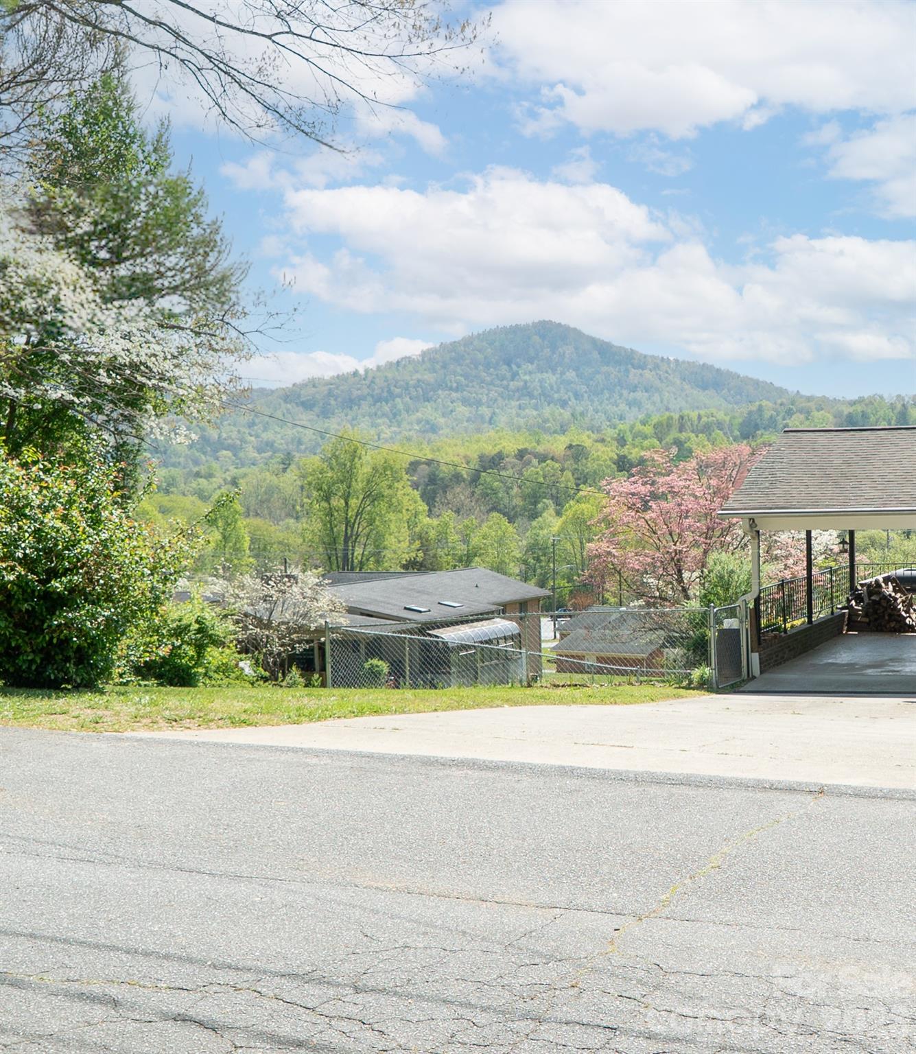 1421 Windsor Street NE Lenoir NC 28645