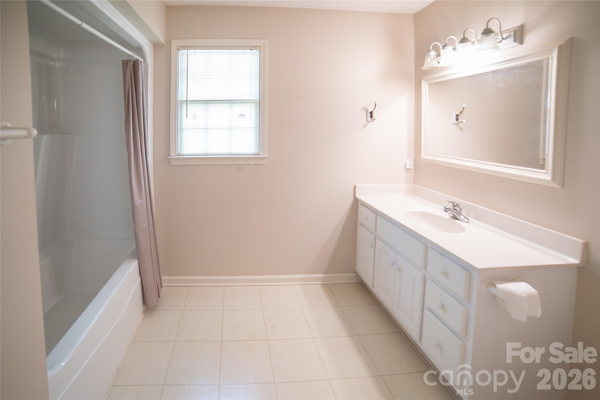 1421 Windsor Street NE Lenoir NC 28645