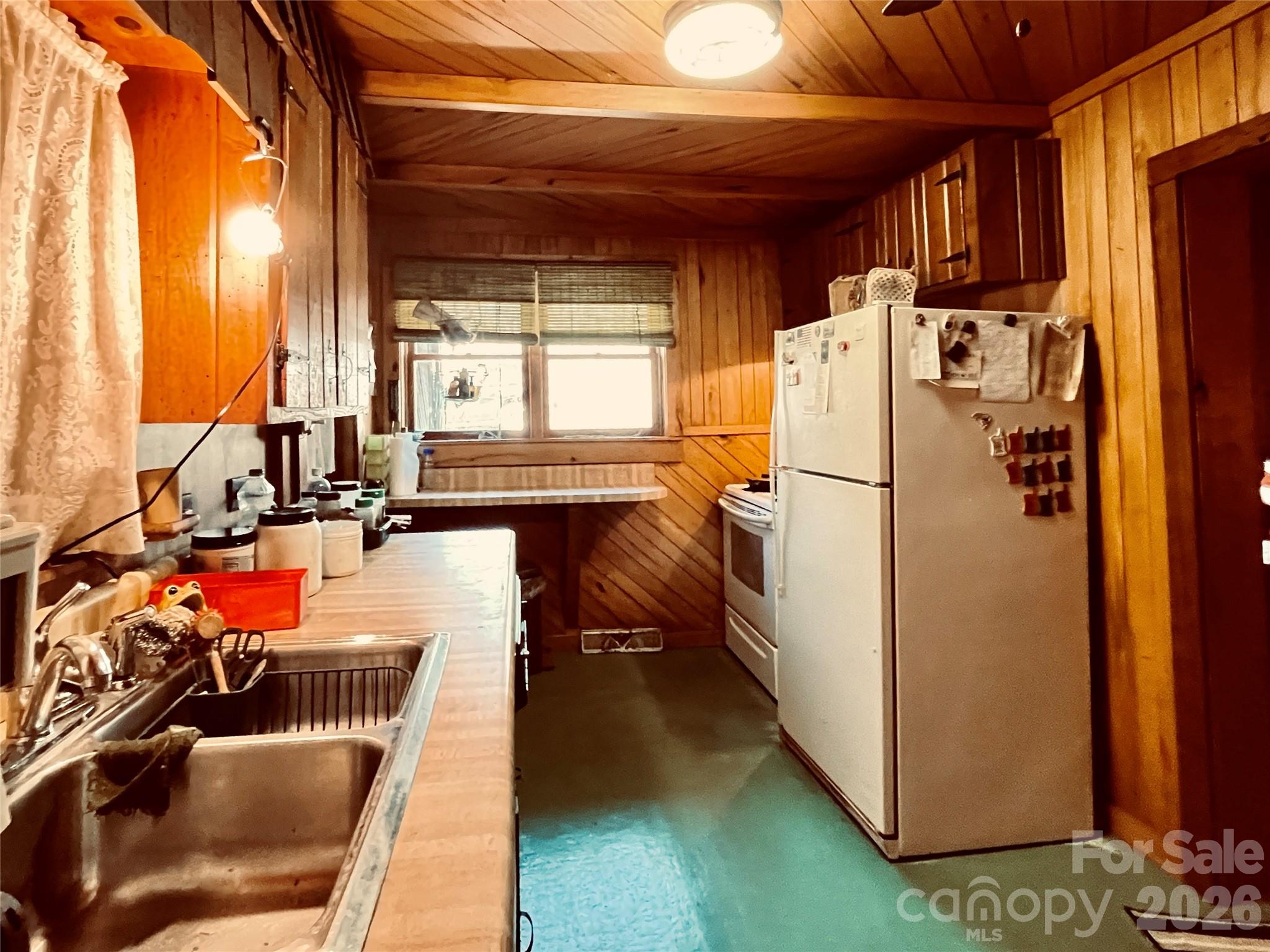 29 Cook Town Road Bakersville NC 28705