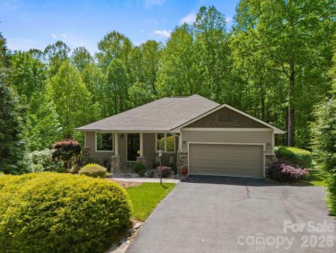 547 Pinnacle Peak Lane Flat Rock NC 28731