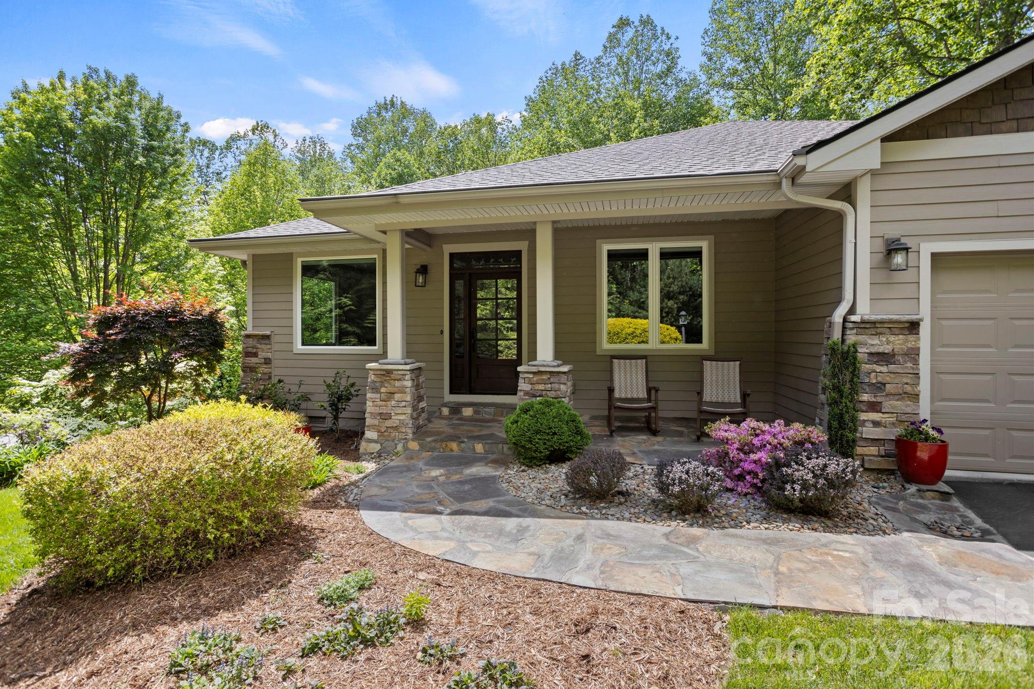 547 Pinnacle Peak Lane Flat Rock NC 28731