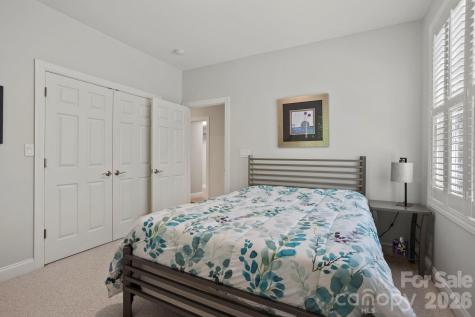 547 Pinnacle Peak Lane Flat Rock NC 28731