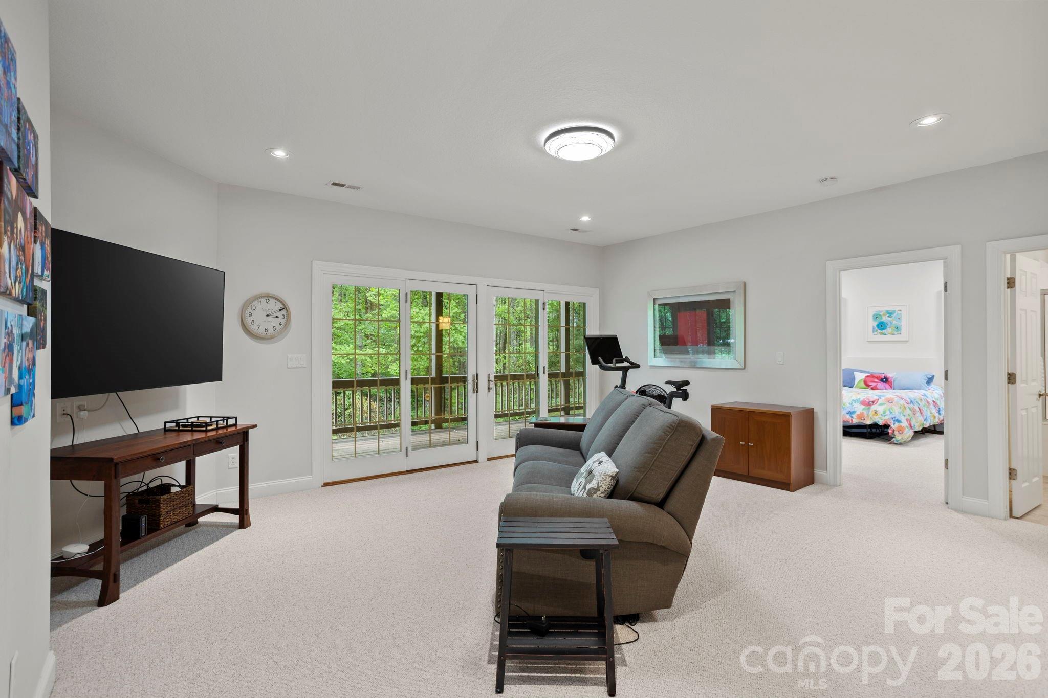 547 Pinnacle Peak Lane Flat Rock NC 28731