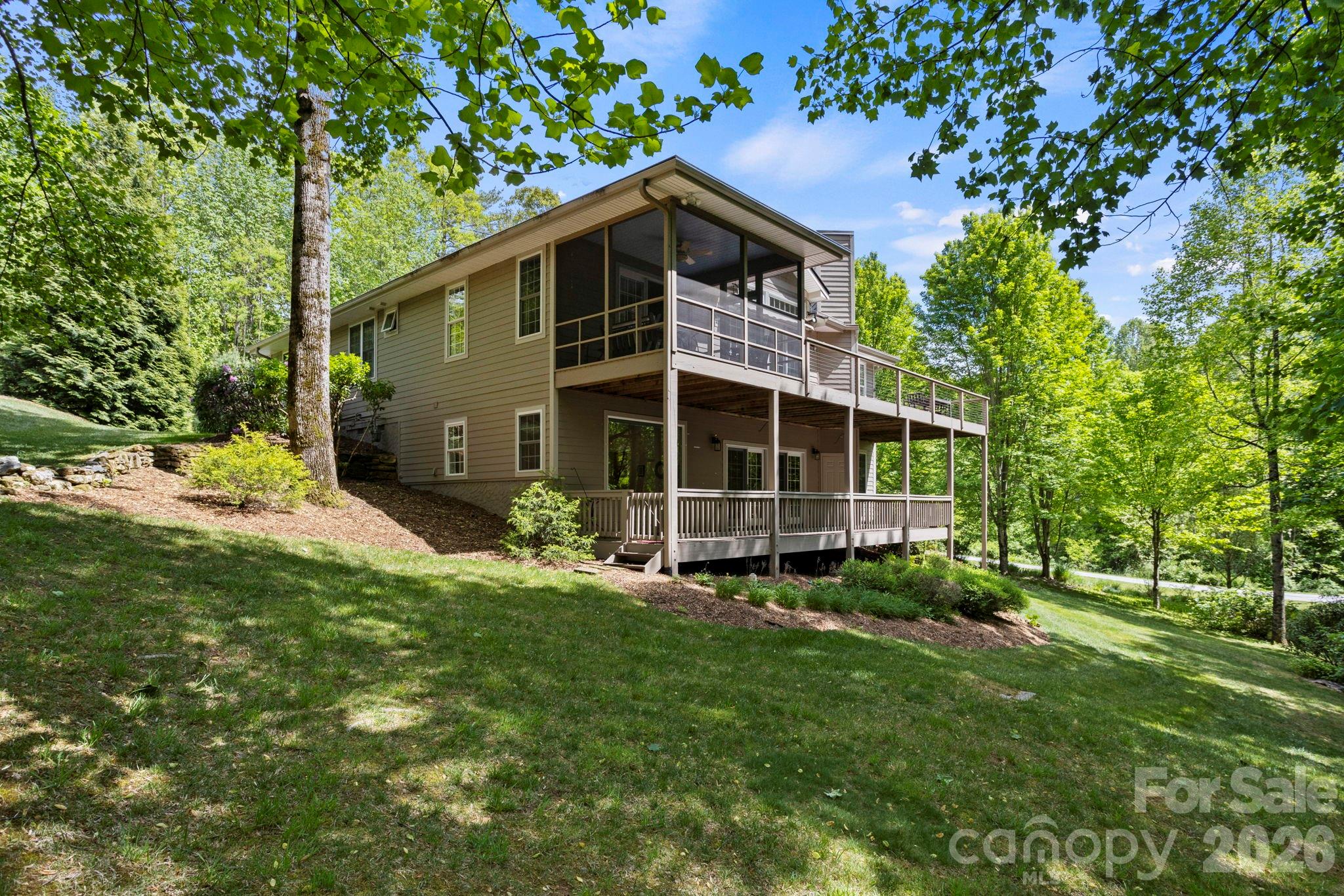 547 Pinnacle Peak Lane Flat Rock NC 28731