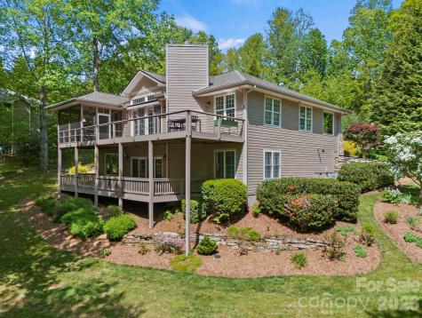 547 Pinnacle Peak Lane Flat Rock NC 28731