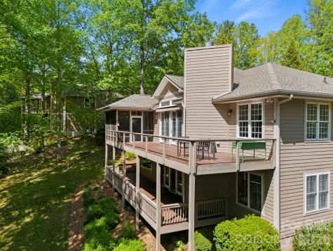 547 Pinnacle Peak Lane Flat Rock NC 28731