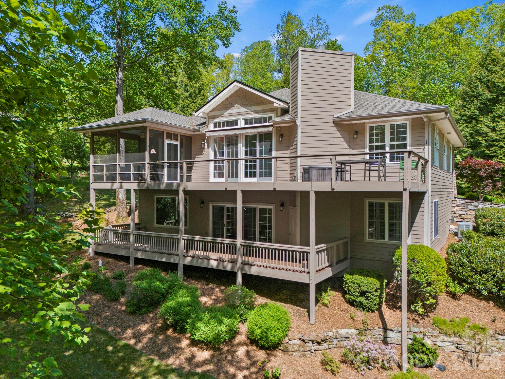 547 Pinnacle Peak Lane Flat Rock NC 28731