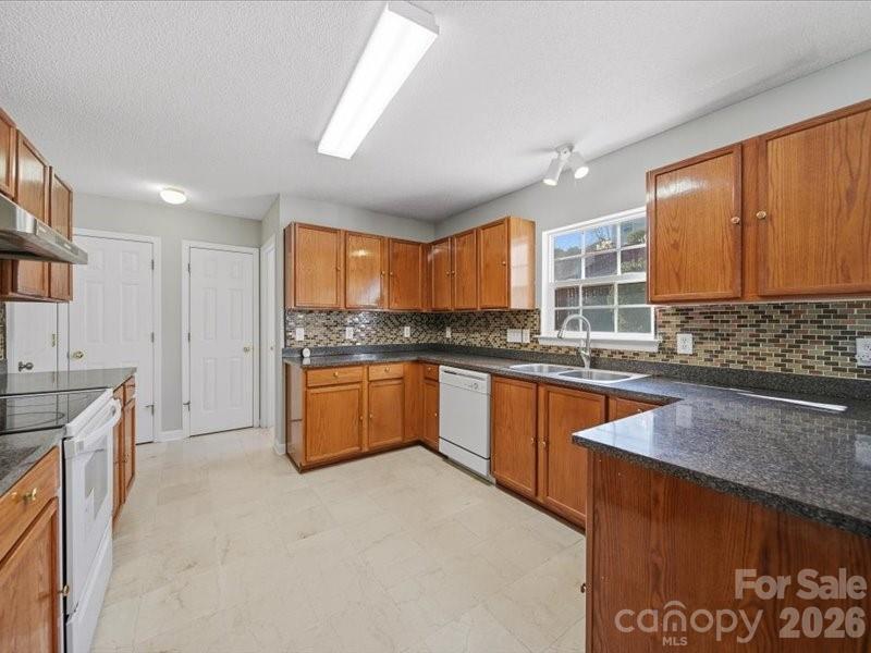 1968 8th Street Lane SE Hickory NC 28602