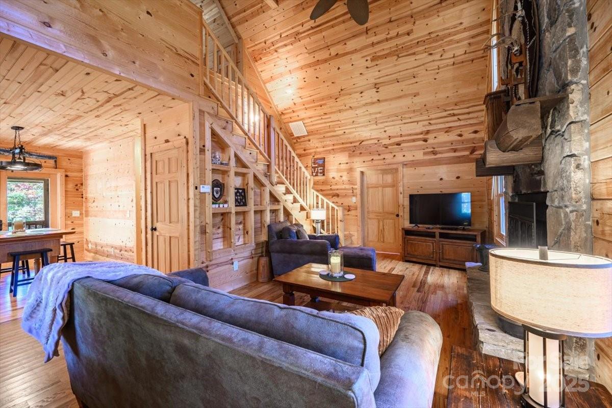 87 Prater Cove Road Franklin NC 28734