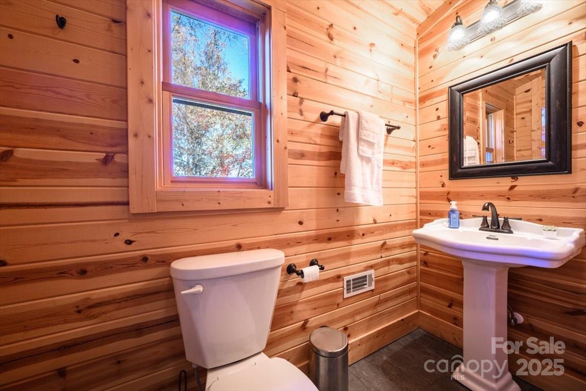 87 Prater Cove Road Franklin NC 28734