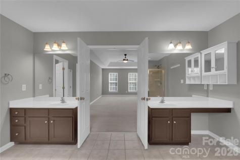 1007 Butterburr Drive Matthews NC 28104