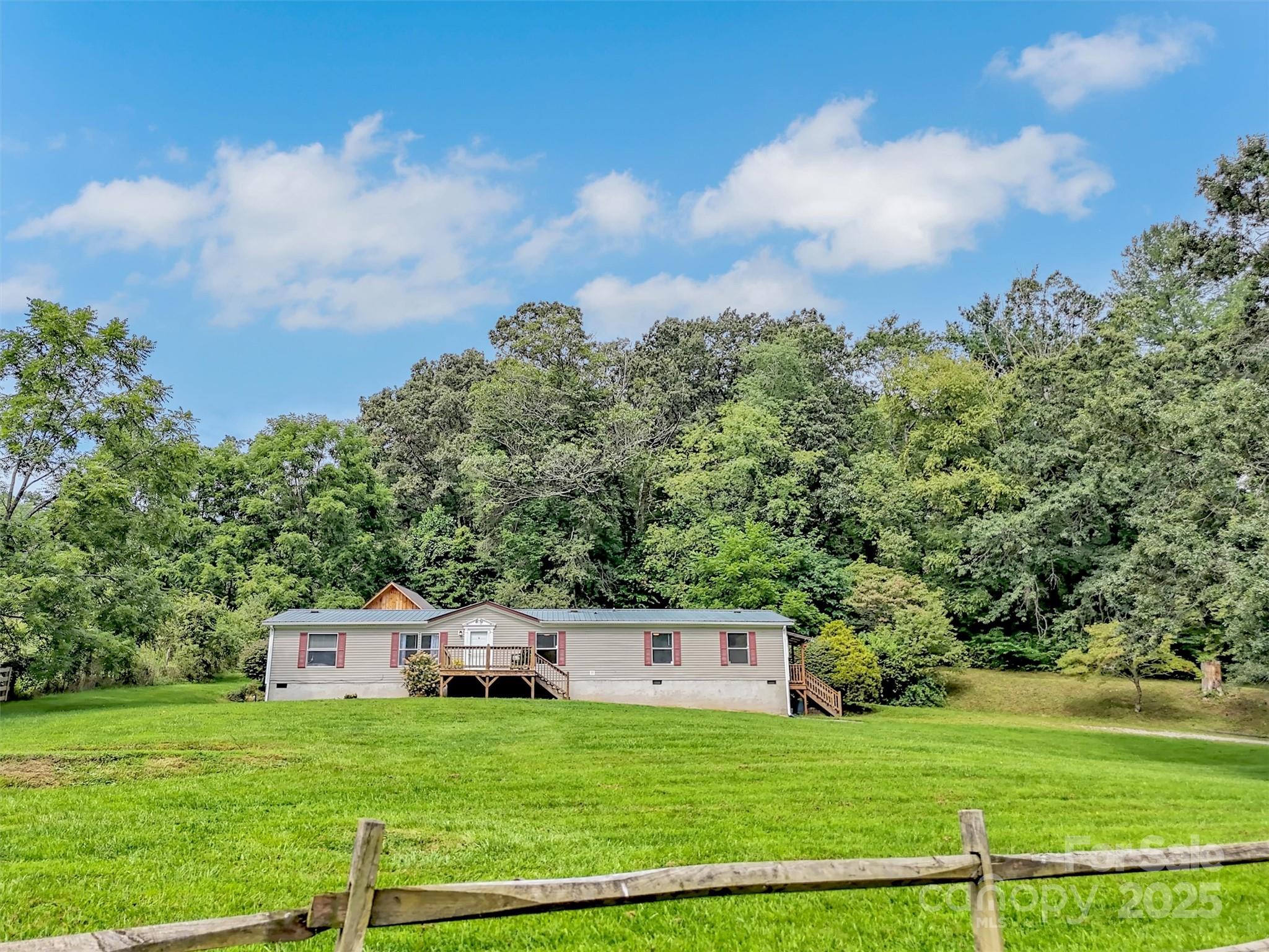 21 Crooked Trail Canton NC 28716