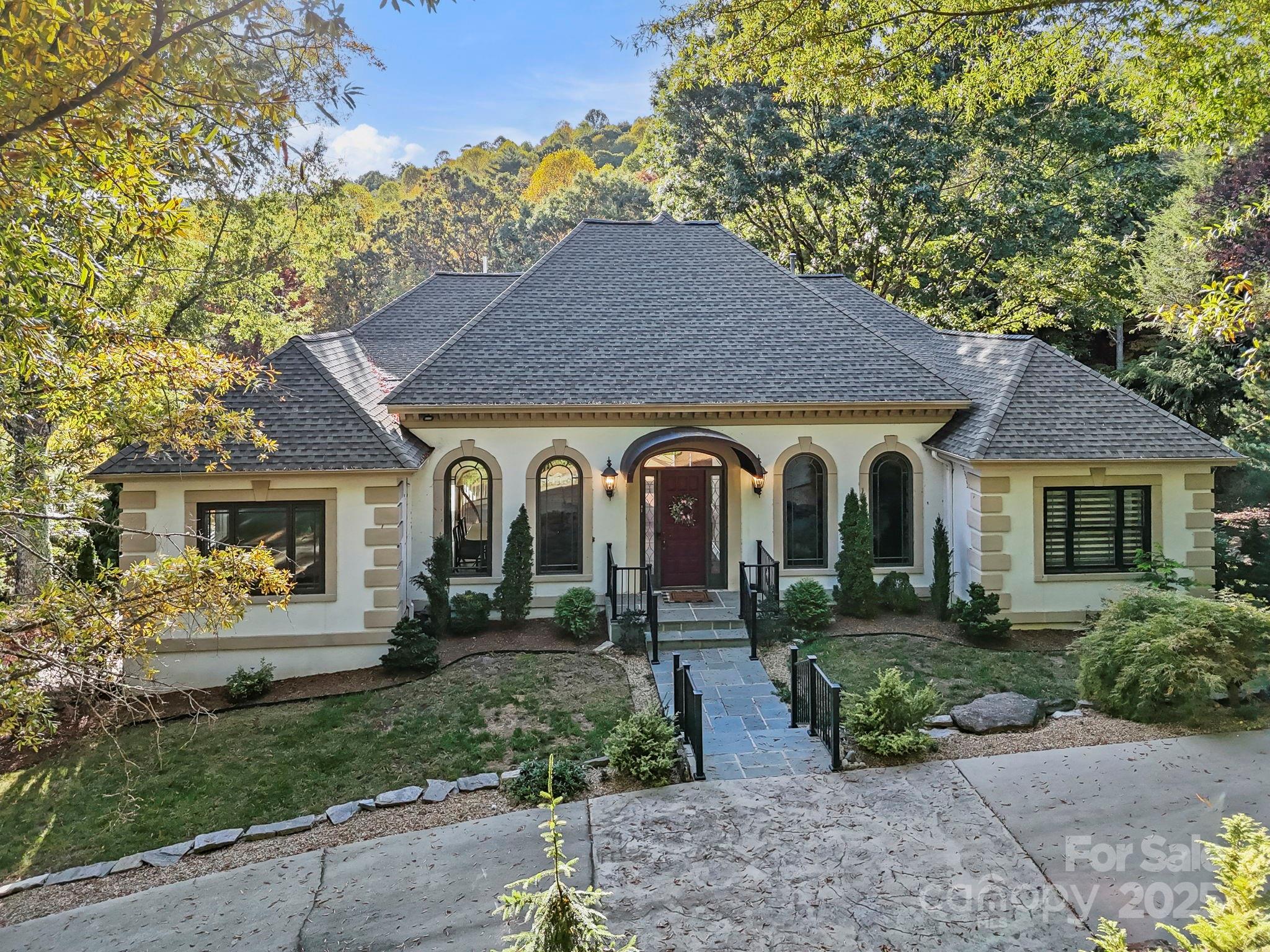 31 Ridge Drive S Hendersonville NC 28739