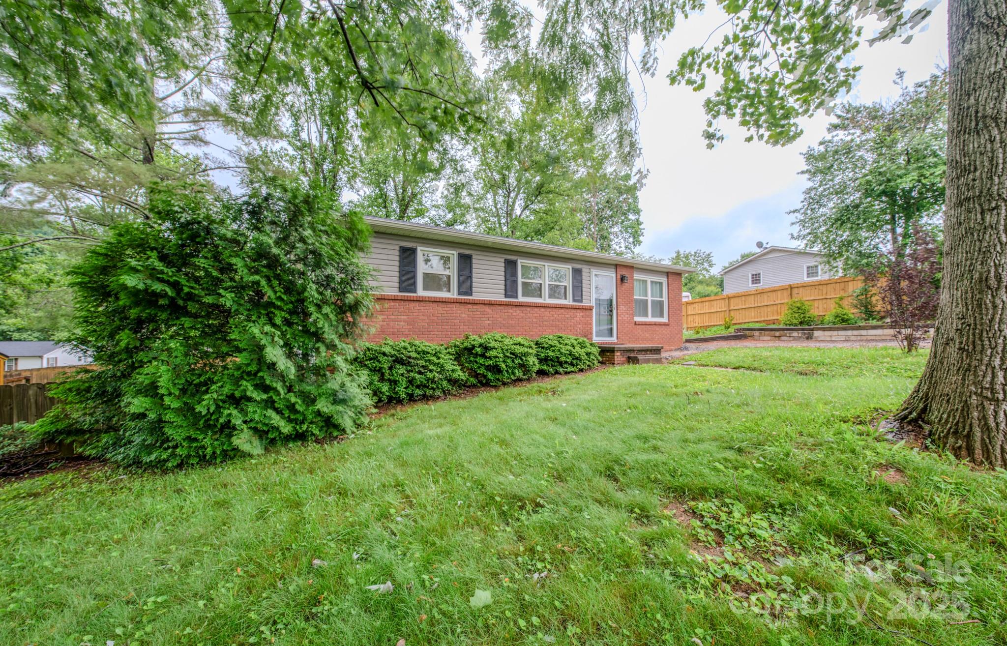 109 Chapman Drive Asheville NC 28805