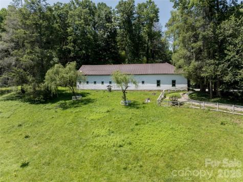 34 Oak Gate Drive Hendersonville NC 28739
