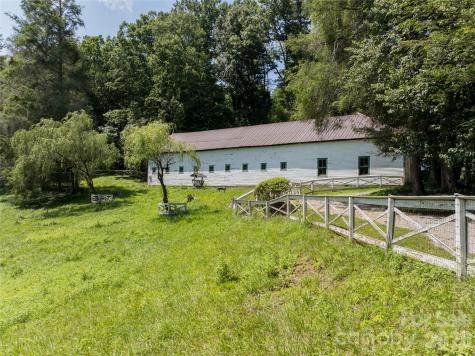 34 Oak Gate Drive Hendersonville NC 28739